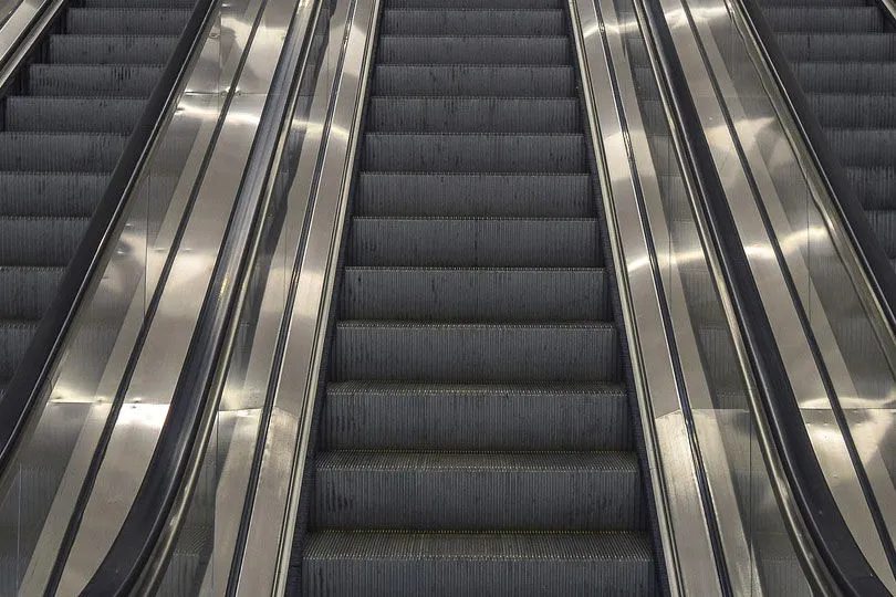 Pulizia scale mobili pulizia tappeti mobili